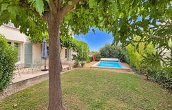 Maillane, Provence-Alpes-Côte d'Azur 13910