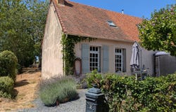 Mont, Burgundy 71140