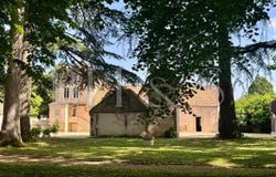 Beaune, Burgundy 21200