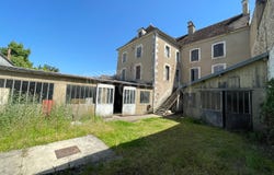 Chablis, Burgundy 89800