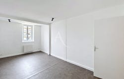 MACON, Bourgogne-Franche-Comté 71000