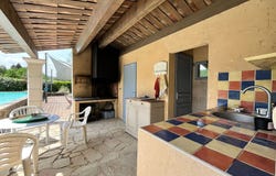 Suze-la-Rousse, Rhône-Alpes 26790