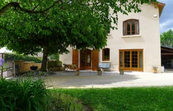 Charlieu, Rhône-Alpes 42190