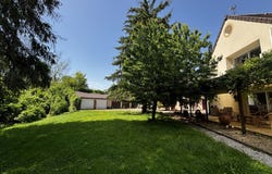 Senan, Burgundy 89710