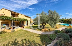 Maubec, Provence-Alpes-Côte d'Azur 84660