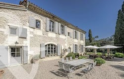 Saint-Étienne-du-Grès, Provence-Alpes-Côte d'Azur 13103