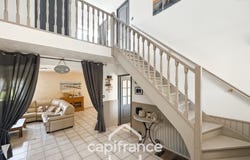 Laives, Burgundy 71240