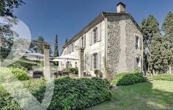 Saint-Étienne-du-Grès, Provence-Alpes-Côte d'Azur 13103