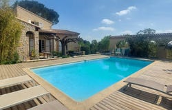 Nîmes, Languedoc-Roussillon 30000