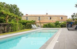 Landeronde, Pays de la Loire 85150