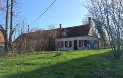 Coust, Centre 18210