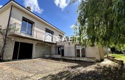La Celle-Saint-Avant, Centre 37160