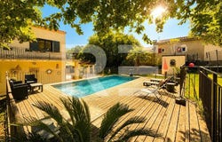 Nîmes, Languedoc-Roussillon 30000