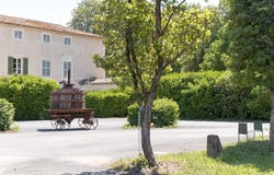 Nîmes, Languedoc-Roussillon 30000