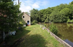 Chiddes, Burgundy 58170