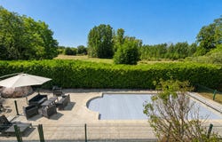 Senan, Burgundy 89710