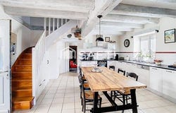 Le Petit-Pressigny, Centre 37350