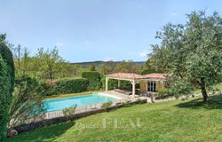 Pierrevert, Provence-Alpes-Côte d'Azur 04860