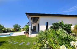 Tourbes, Languedoc-Roussillon 34120