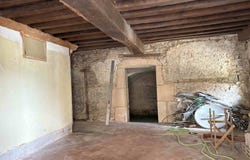 Laives, Burgundy 71240