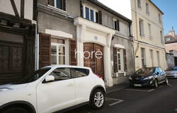Sens, Burgundy 89100