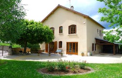 Charlieu, Rhône-Alpes 42190