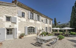 Saint Etienne du Gres, Provence-Alpes-Côte d'Azur 13103