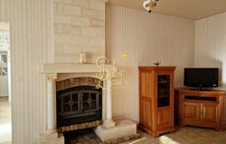 Chinon, Centre-Val de Loire 37500
