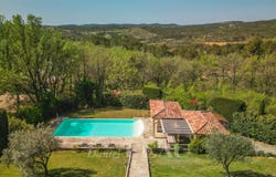 Pierrevert, Provence-Alpes-Côte d'Azur 04860