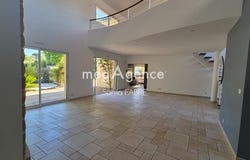 Bouaye, Pays de la Loire 44830
