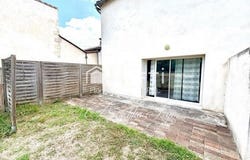 Castets-En-Dorthe, Aquitaine 33210