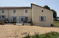 AUBETERRE SUR DRONNE, Poitou-Charentes 16390