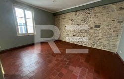Nîmes, Languedoc-Roussillon 30000