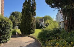 Sens, Burgundy 89100