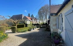 Charentilly, Centre 37390