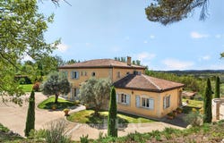 Pierrevert, Provence-Alpes-Côte d'Azur 04860