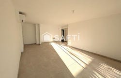 Nimes, Languedoc-Roussillon 30900