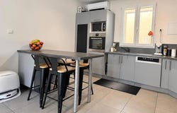 Garons, Languedoc-Roussillon 30128