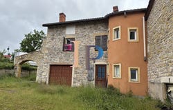 Charlieu, Saône-et-Loire 42190