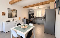 Garons, Languedoc-Roussillon 30128