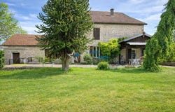 Châteauvillain, Haute-Marne 52120