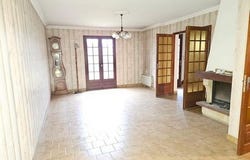 Channay-Sur-Lathan, Centre 37330