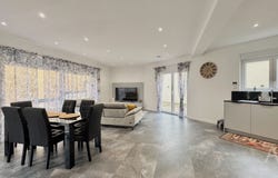 NEUFCHEF, Grand Est 57700