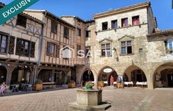 Castelnau-De-Montmiral, Midi-Pyrénées 81140
