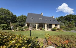 Plouzévédé, Finistère 29440