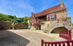 Courcelles, Bourgogne-Franche-Comté 58210