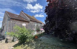 Semur-en-Auxois, Burgundy 21140