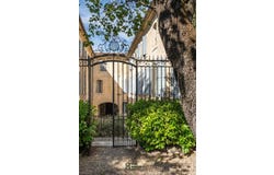 Uzès, Languedoc-Roussillon 30700