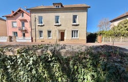 Charlieu, Rhône-Alpes 42190