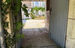 Champagne-Mouton, Poitou-Charentes 16350